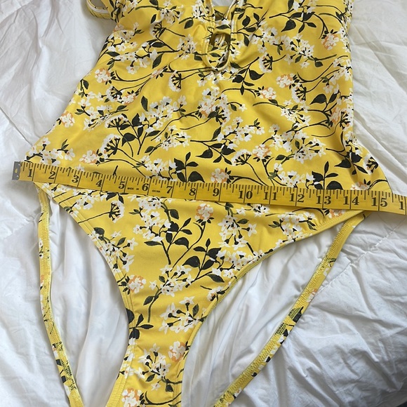 La Blanca Shine Plunge One-Piece Yellow Floral Swimsuit Size 12 - Picture 12 of 14